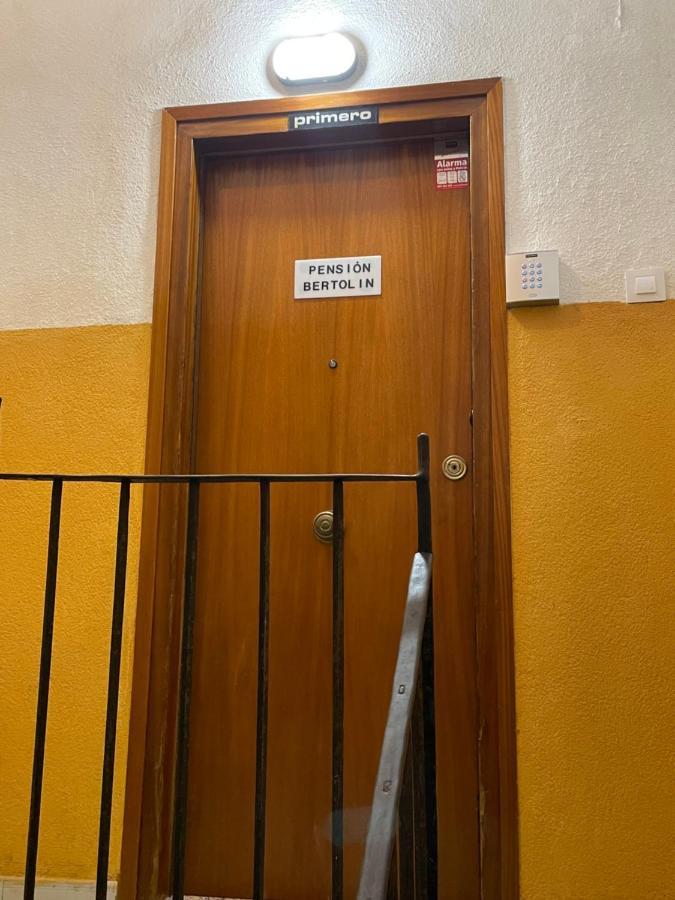 Pension Bertolin Barcelona Eksteriør billede
